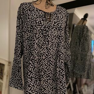 Boho tunic top in black & white.